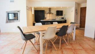 Grand gîte Les Cigales - gîte de groupe 9 personnes avec 3 chambres en Ardèche
