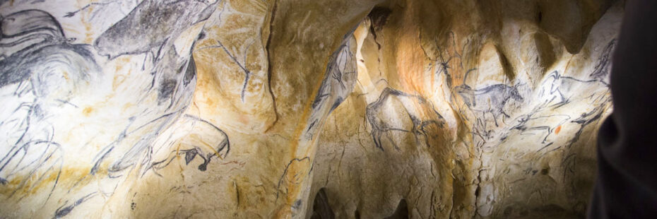 Entrée de la Caverne du Pont d'Arc, réplique de la Grotte Chauvet en Ardèche