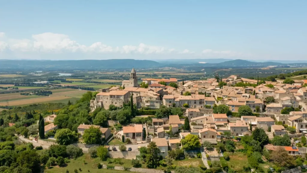 la-garde-adhemard-1