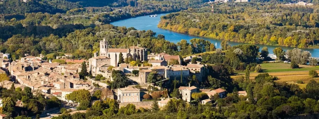 2026-06-21_10h22_21 Équipe en séminaire entreprise dans un domaine privatisé en Ardèche méridionale