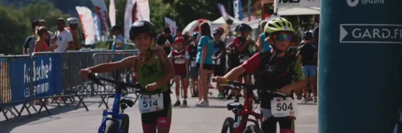 Triathlon des Gorges de l'Ardèche à Saint-Martin-d'Ardèche, natation et vélo dans les Gorges