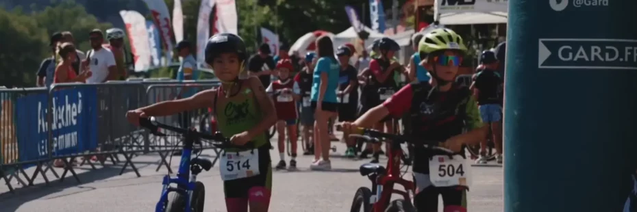 Triathlon des Gorges de l'Ardèche à Saint-Martin-d'Ardèche, natation et vélo dans les Gorges
